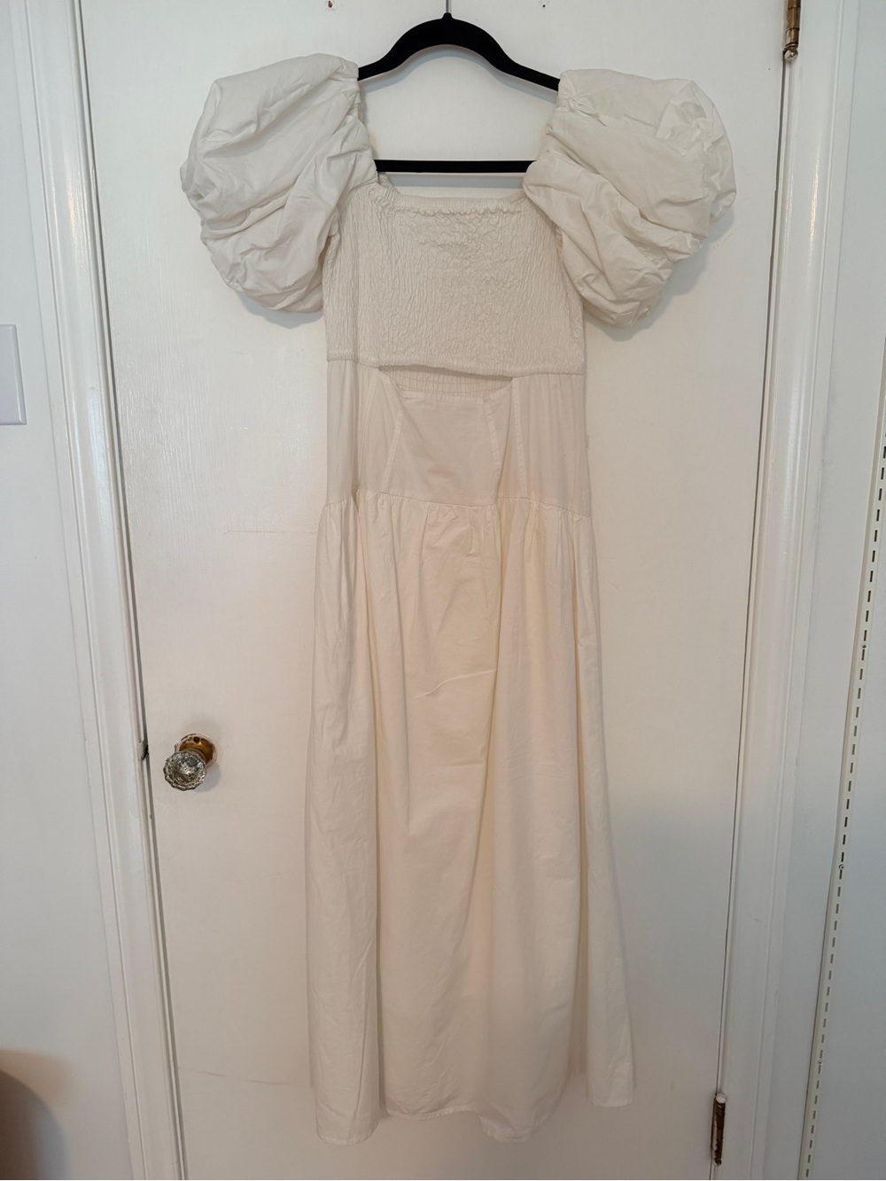 Moon River white Smocked Maxi dress with Puffed Sleeves